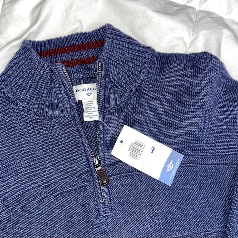 Men’s Dockers Half Zip Navy Sweater.